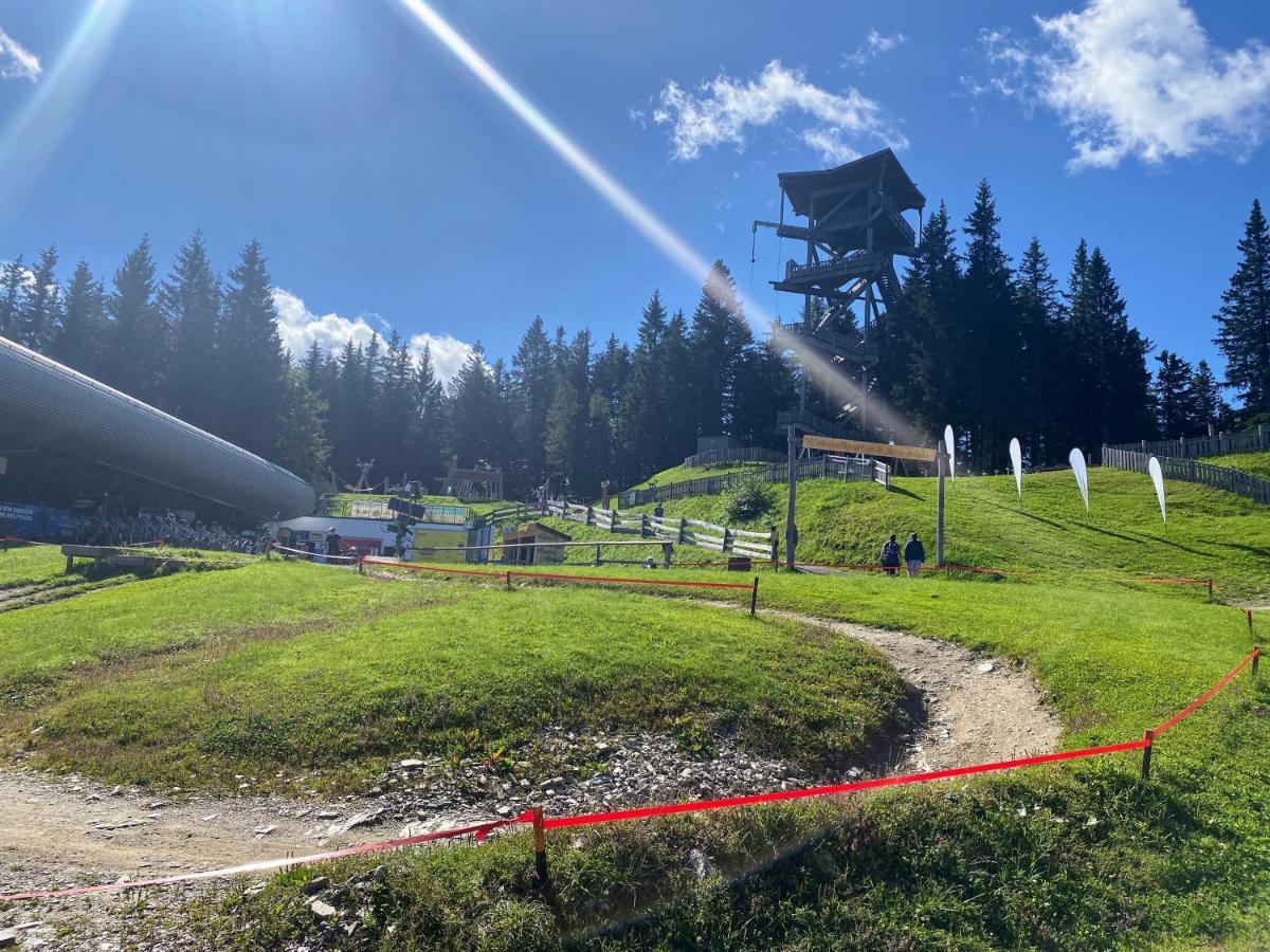 Art In Waldfrieden Apartamento Semmering Exterior foto